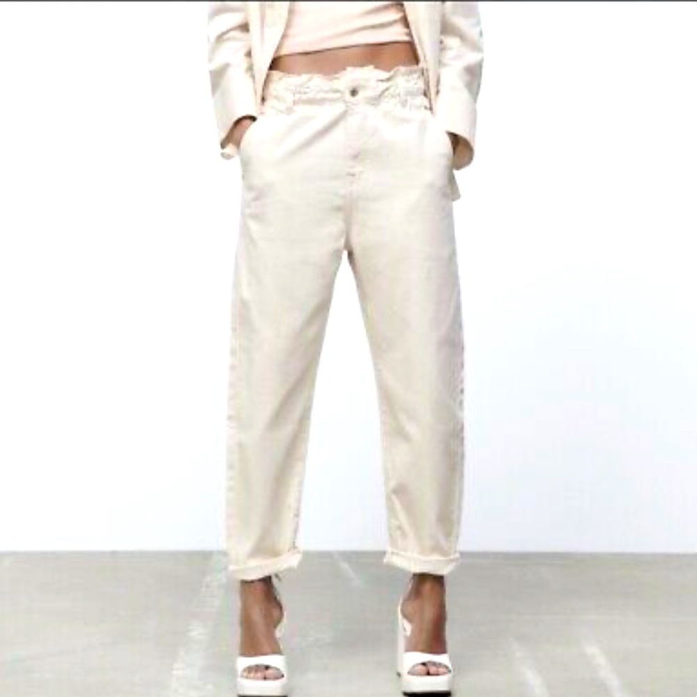 ZARA Beige Denim Paperbag Boyfriend Fit - Loose Fit Off White Jeans Summer Pant
